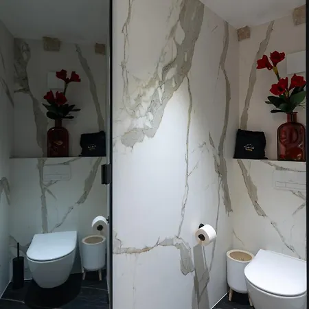 Lägenhet La E Bella Vii