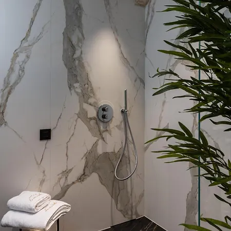 Apartment La E Bella Vii